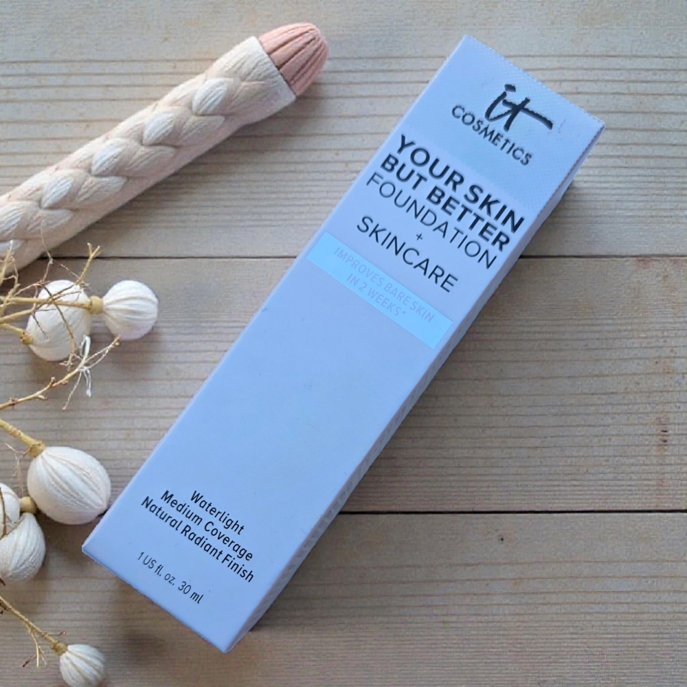 IT Cosmetics Your Skin But Better Foundation + Skincare - Light Neutral 22
